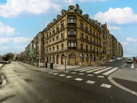 Local comercial en Área Romántica