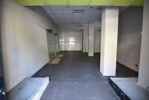 Local comercial en Urkizu Pasealekua