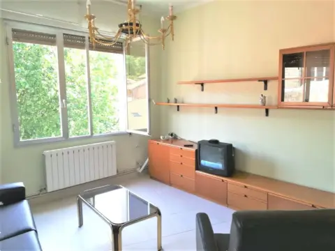 Piso en calle Luzarra