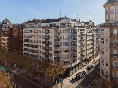 Piso en Askatasunaren Hiribidea