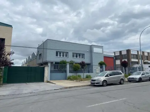 Nave comercial en calle de San Miguel de Atxa