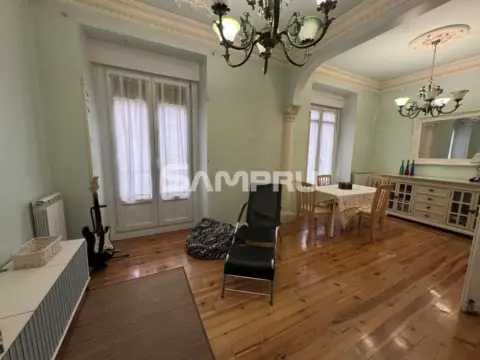 Piso en calle San Francisco Javier Kantoia