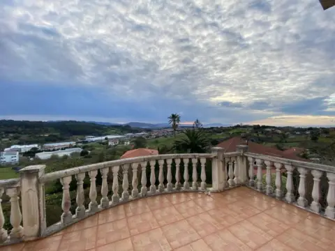 Chalet en Barrio de Arriaga