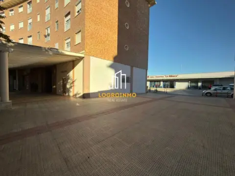 Local comercial en Universidad-Los Lirios