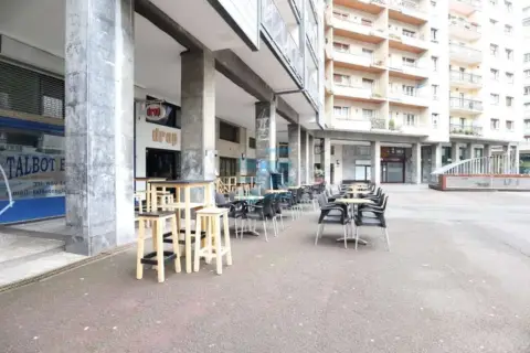 Local comercial en Plaza de las Armerías