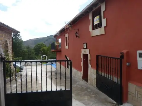 Casa en Ahedo de Las Pueblas