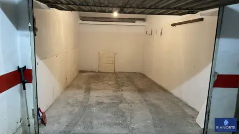 Garage in Luanco (Capital)