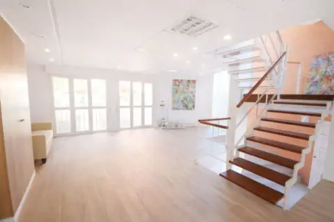 Casa adosada en calle de Inessa de Gaxen