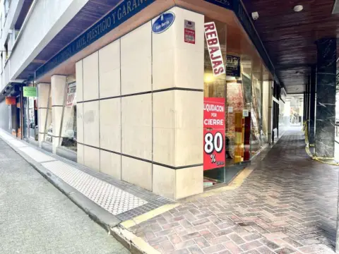 Local comercial en calle de Trueba