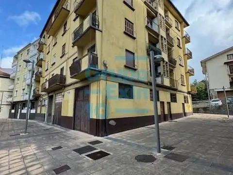 Local comercial en calle de Arriba