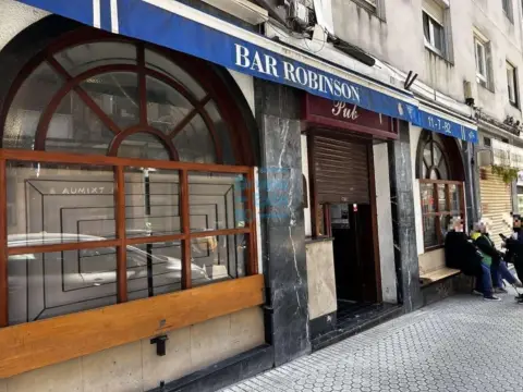 Local comercial en Azkuene Kalea