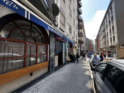 Local comercial en Azkuene Kalea