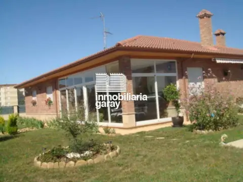 Chalet en Medina de Pomar