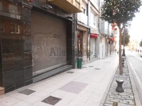 Local comercial en calle del Rosal