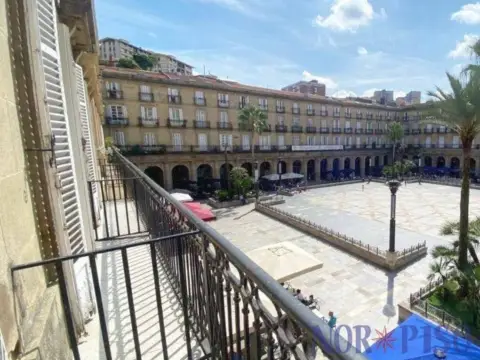 Piso en Plaza Nueva