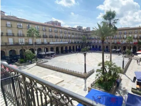 Piso en Plaza Nueva
