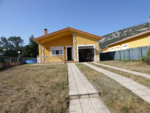 Chalet en Barcenillas del Rivero