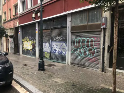 Local comercial en calle de Pérez Galdós