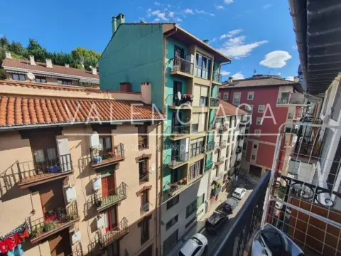 Piso en calle Maribaratza