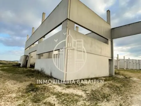 Nave comercial en Olite - Erriberri