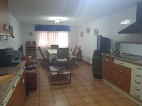 Garaje en Lonja A La Venta Con Txoko Muy Céntrica