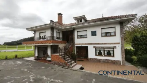 Chalet en Barrio Fundial