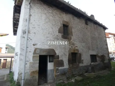 Casa en calle de Zeletabe