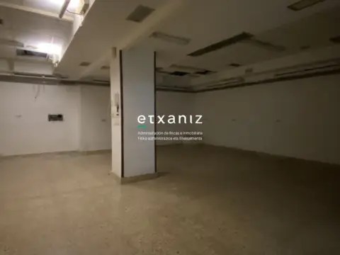 Local comercial en calle de Easo