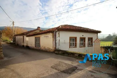Casa a Barrio de San Vicente de Toranzo