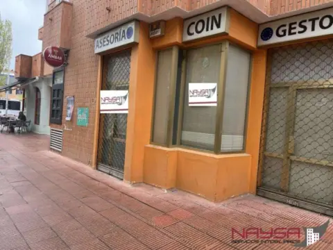 Local comercial en Aurelio Vera-Fajardo Margolariaren Kalea