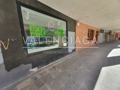Local comercial en calle Joan Iturralde Kalea, nº 7