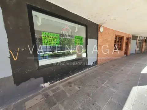 Local comercial en calle Joan Iturralde Kalea, nº 7