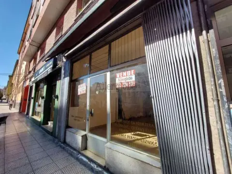 Local comercial en Avenida de Torrelavega