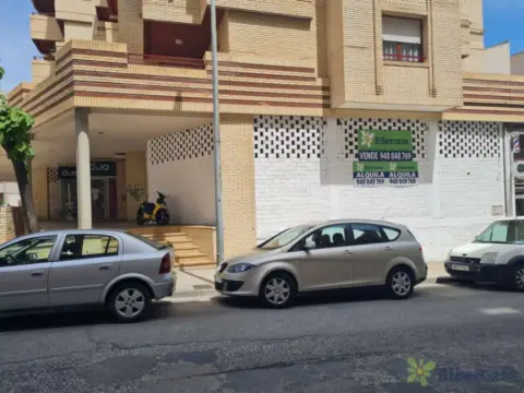 Local comercial en calle de la Fuente Canónigos, 11