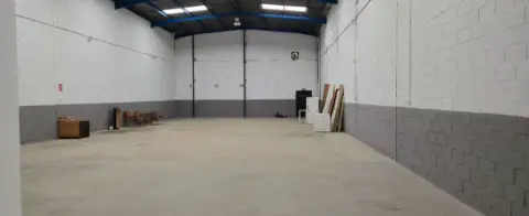 Nave industrial en Pinos de Alhaurín