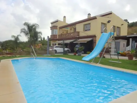 Chalet en El Romeral-Santa Amalia