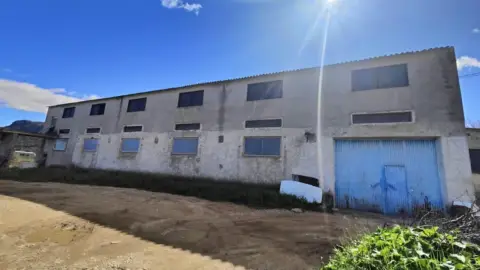 Nave industrial en Pliego