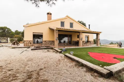 Chalet en Los Ojós