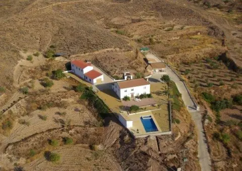 Casa en calle Saliente Bajo