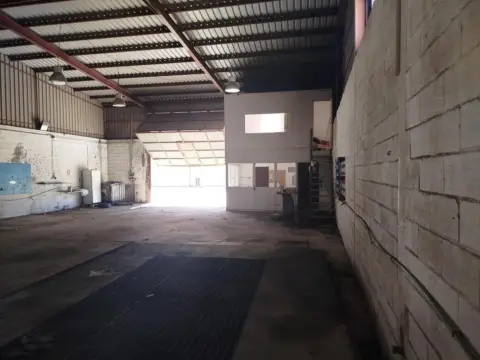Nave industrial en Hipódromo-Cerrado del Águila
