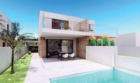 Casa en calle Valle del Este