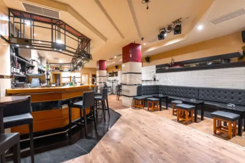 Local comercial en calle del Almirante Ferrándiz