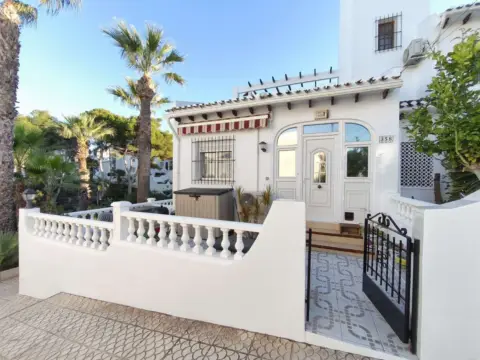 Casa en Las Filipinas-Villamartín-Canal Norte