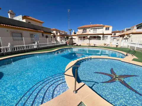 Casa en Playa Flamenca-Las Piscinas
