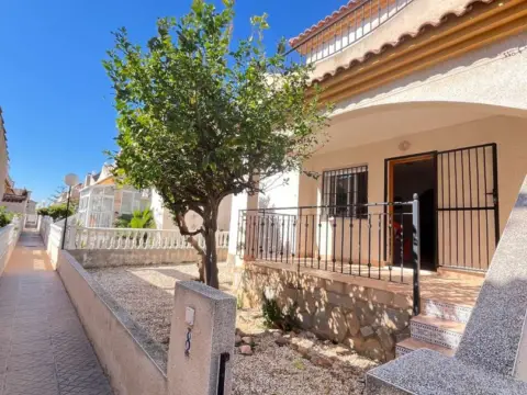 Casa en Playa Flamenca-Las Piscinas