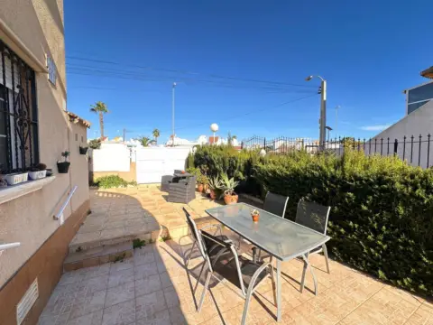 Dúplex en Playa Flamenca-Las Piscinas