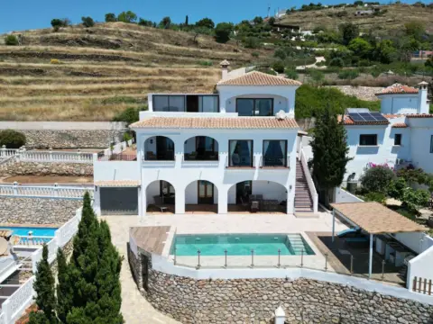 Casa en calle Alfamar