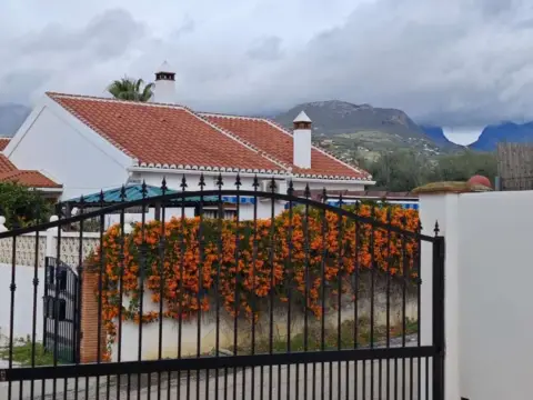 Chalet en Alcaucín
