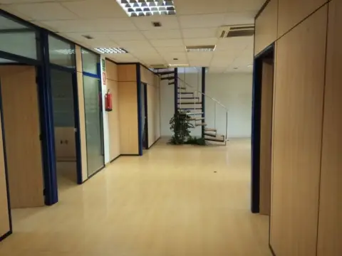 Oficina en Sar