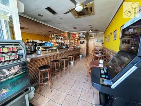 Local comercial en calle Salinero